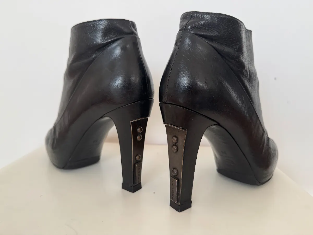 Après réparation 3 — Réparation Chaussures H/F Chanel