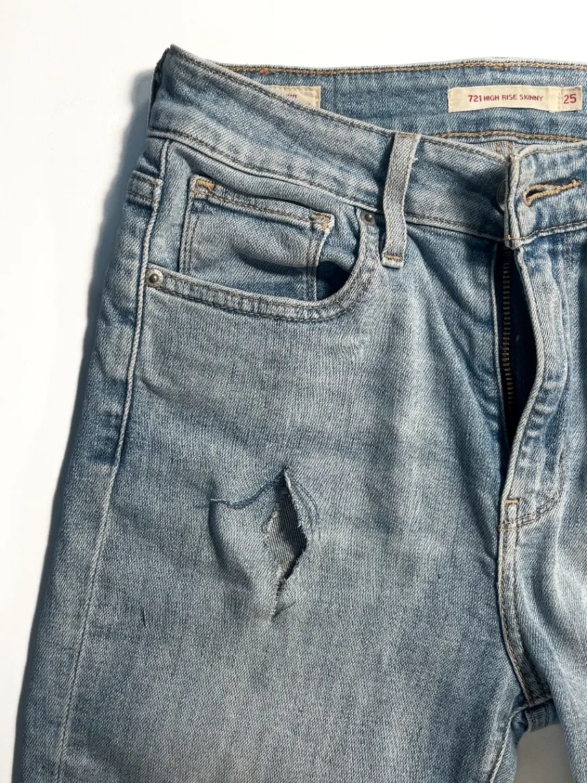 Avant réparation 1 — Réparation Jeans Levi's