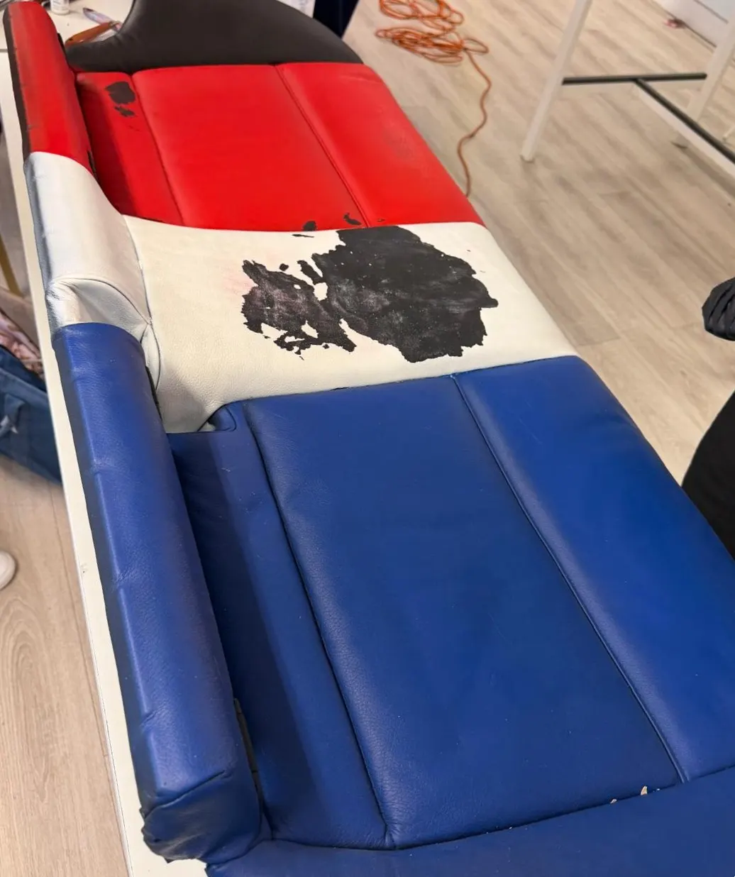 Avant réparation 1 — Personnalisation Ameublement/Tapis