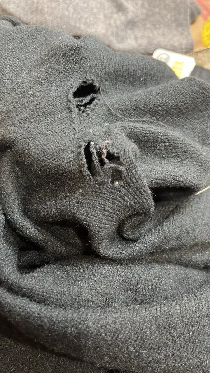 Avant réparation 1 — Réparation Pull/Gilet/Cardigan