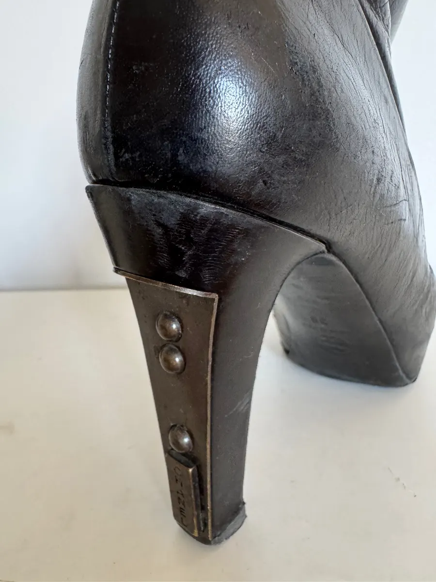 Avant réparation 5 — Réparation Chaussures H/F Chanel