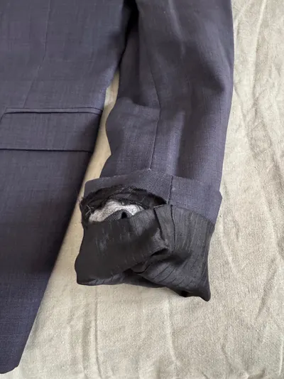 Avant réparation 2 — Réparation Manteau/Veste The Kooples