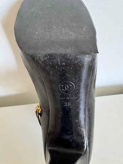 Avant réparation 4 — Réparation Chaussures H/F Chanel