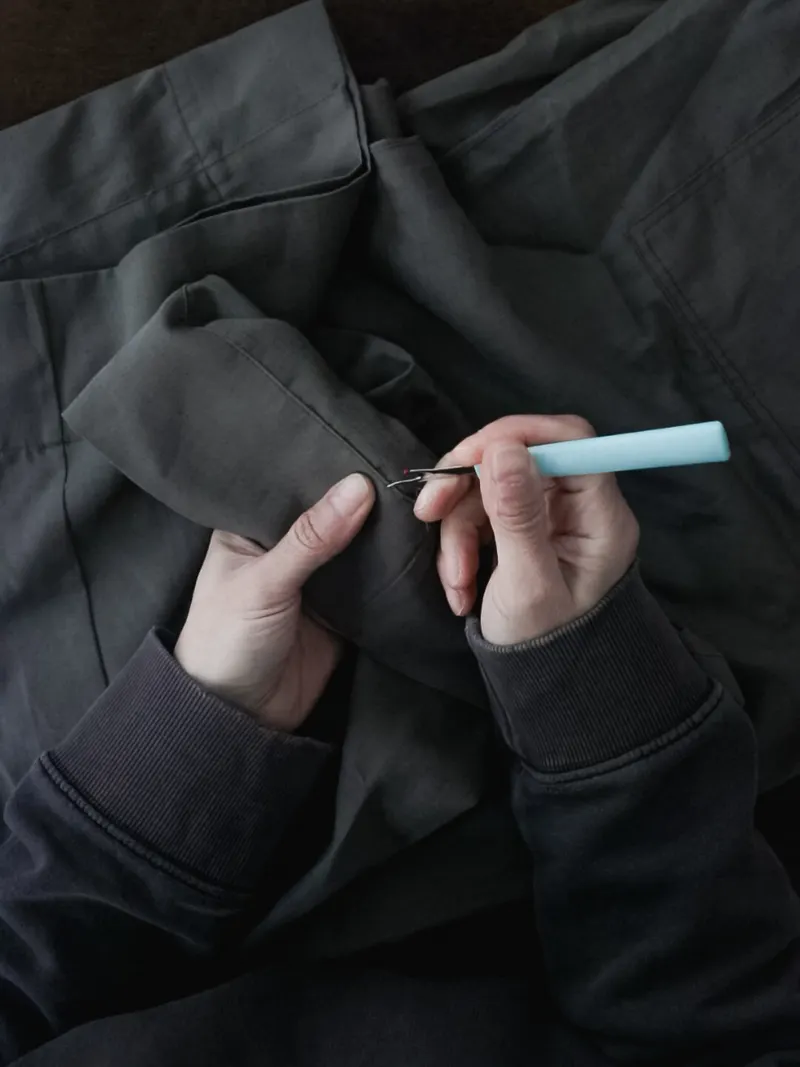 Après : Retouche Pantalon Sœur – par Lizeth Marquez à Versailles