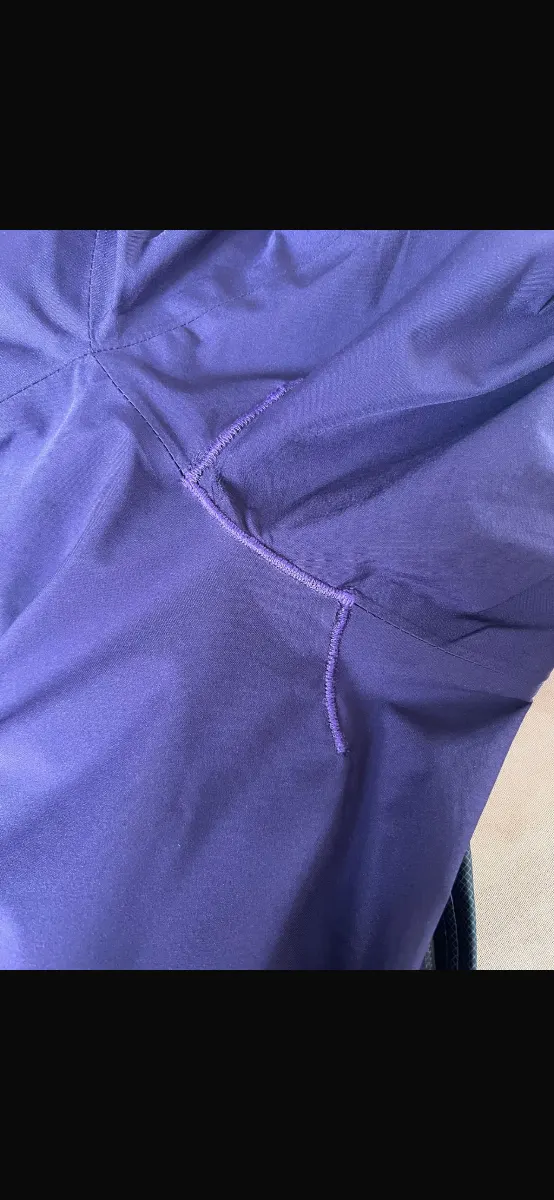 Après : Réparation Manteau/Veste Decathlon – par MAMA WILK à Lille