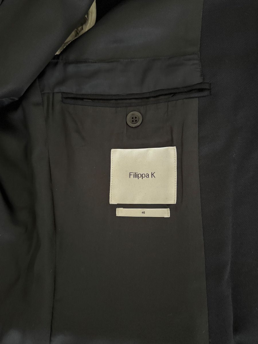 Après : Retouche Manteau/Veste Filippa K – par Atelier Saint Ferdinand à Paris