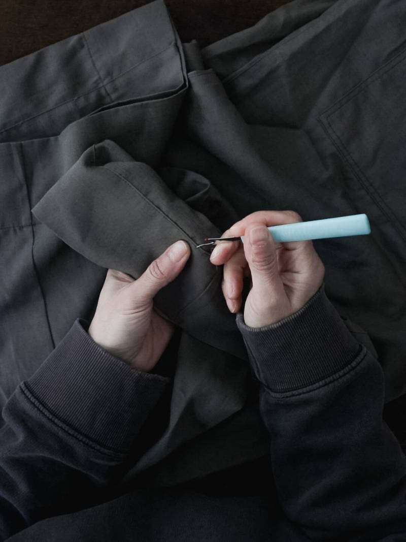 Après : Retouche Pantalon Sœur – par Lizeth Marquez à Versailles