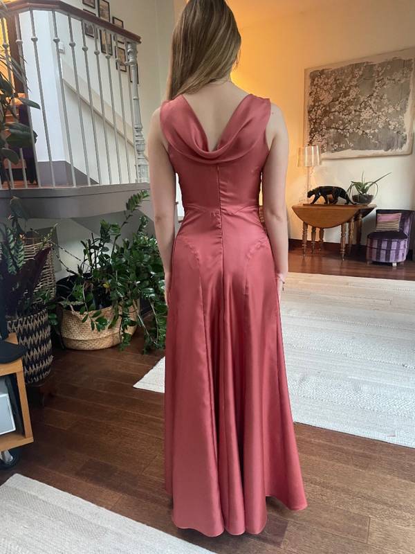 Robe / Jupe / Combi / Short – à Asnieres-sur-Seine