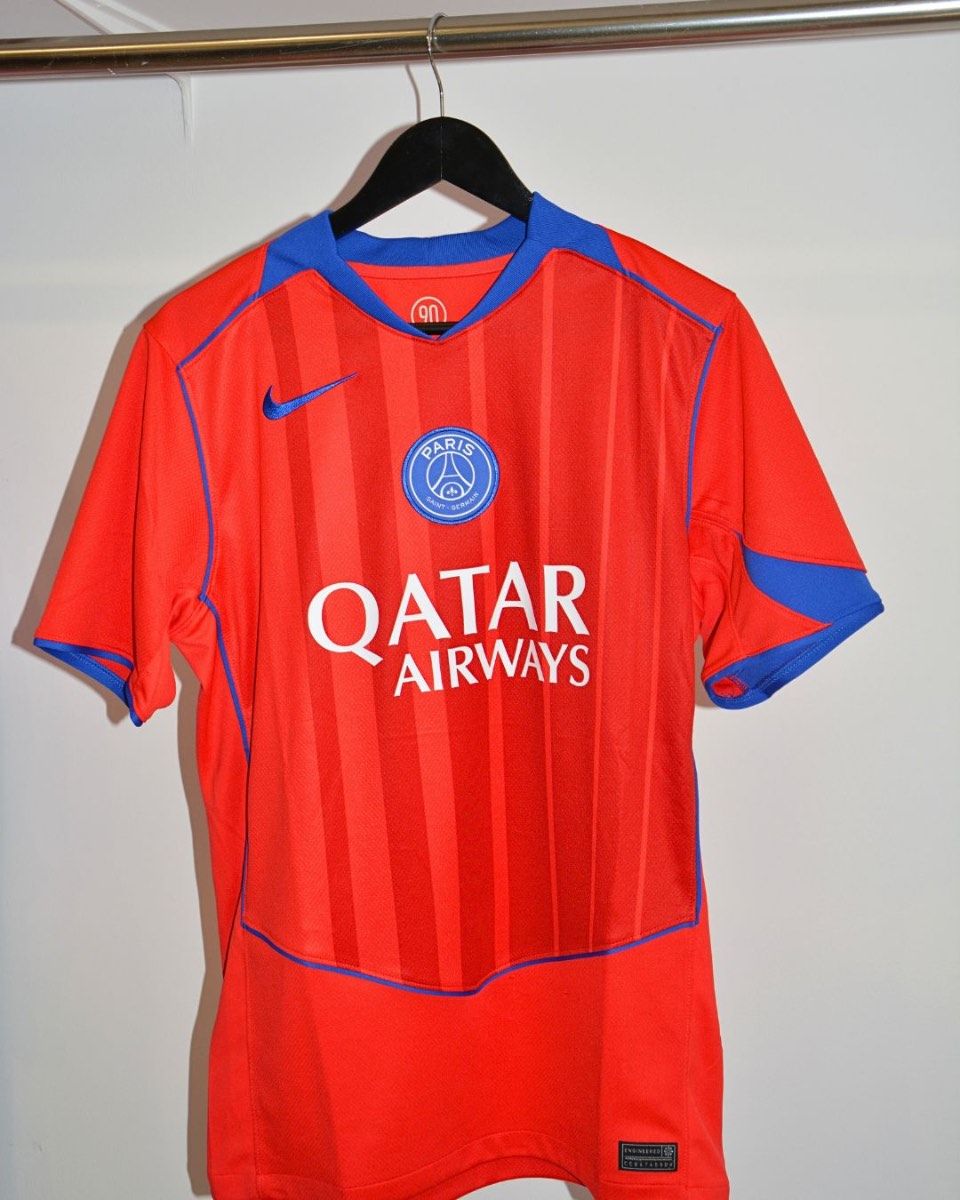 Top (chemise, T-shirt, polo, débardeur...) – à Paris
