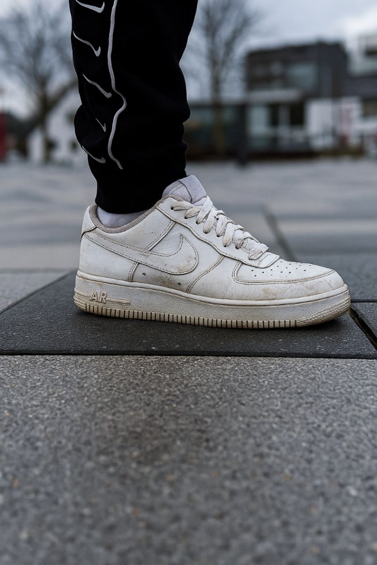 Avant : Personnalisation Sneakers / Baskets Nike – par Sneakers Custom à Paris
