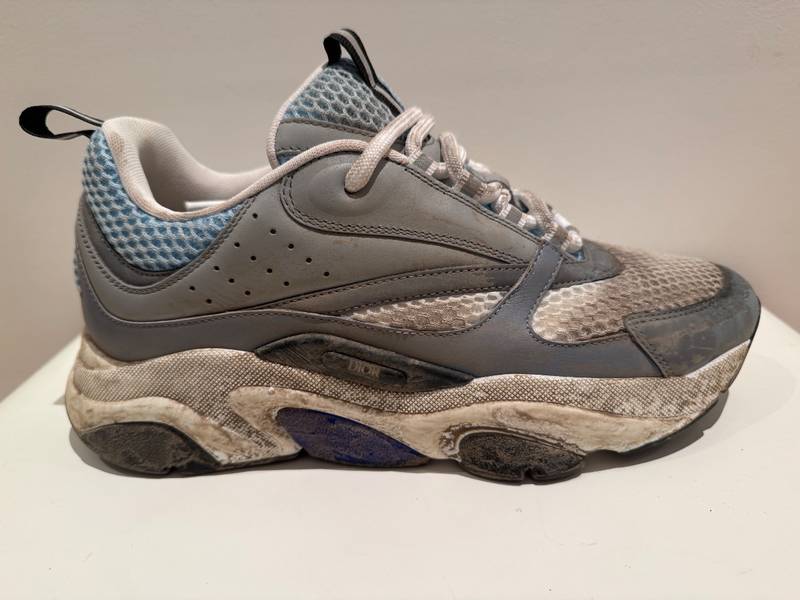 Avant : Entretien Sneakers / Baskets Dior – par Maison Sneakers à Levallois Perret