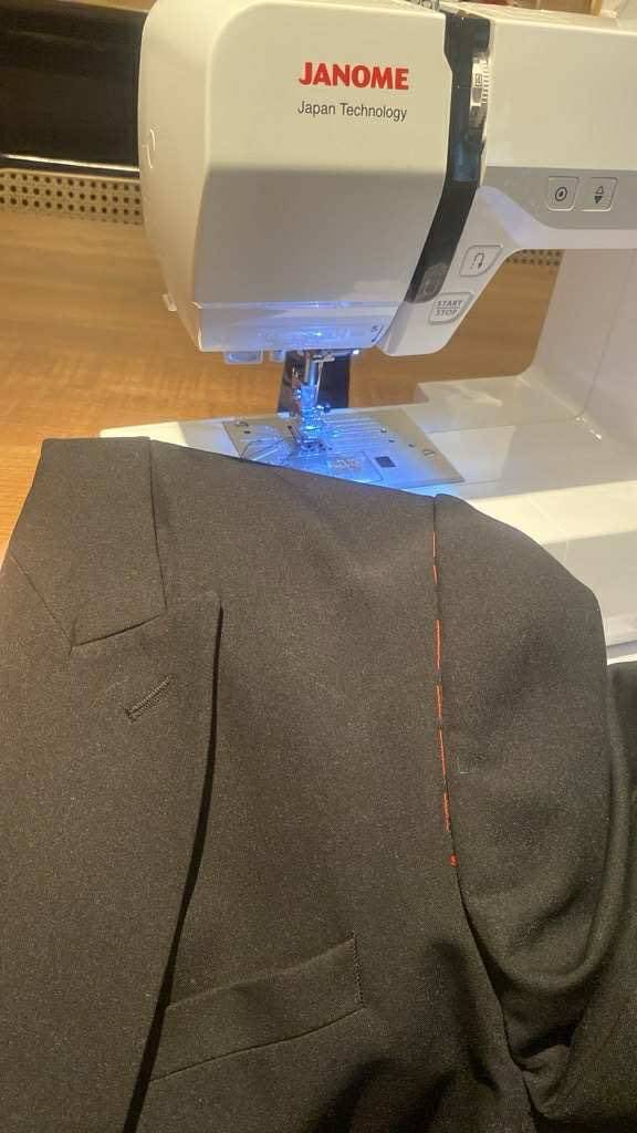 Avant : Retouche Manteau/Veste _Autre – par Dalou couture à BEZONS